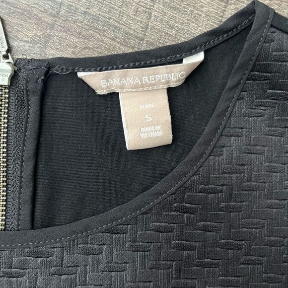 Banana Republic Textured Shell Tank Sz Small Petite Women’s - Picture 3 of 9